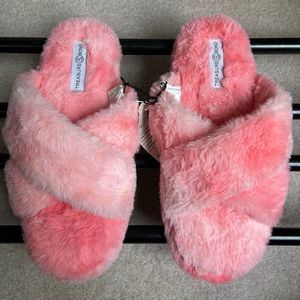 TREASURE & BOND Plush Slippers NEW NWT